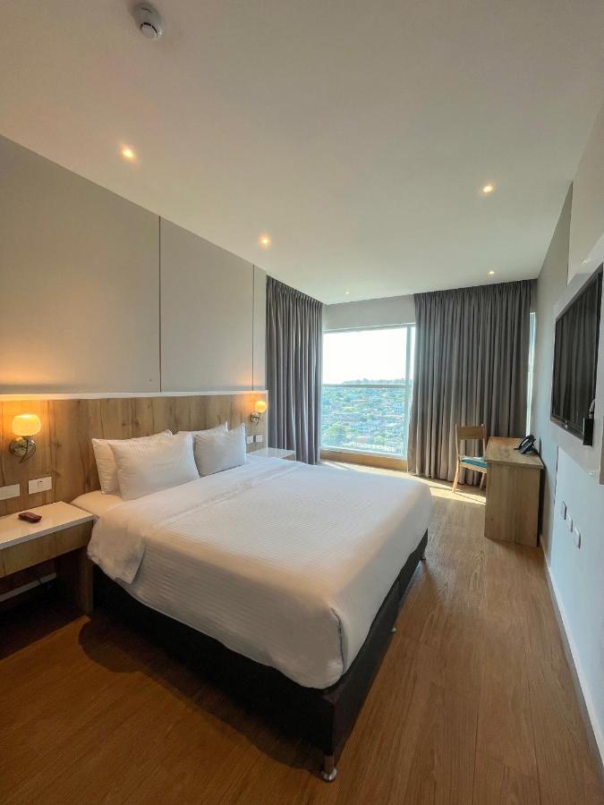Hotel Wyndham Garden Cartagena  Exterior foto