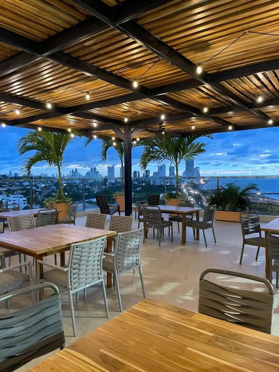 Hotel Wyndham Garden Cartagena  Exterior foto