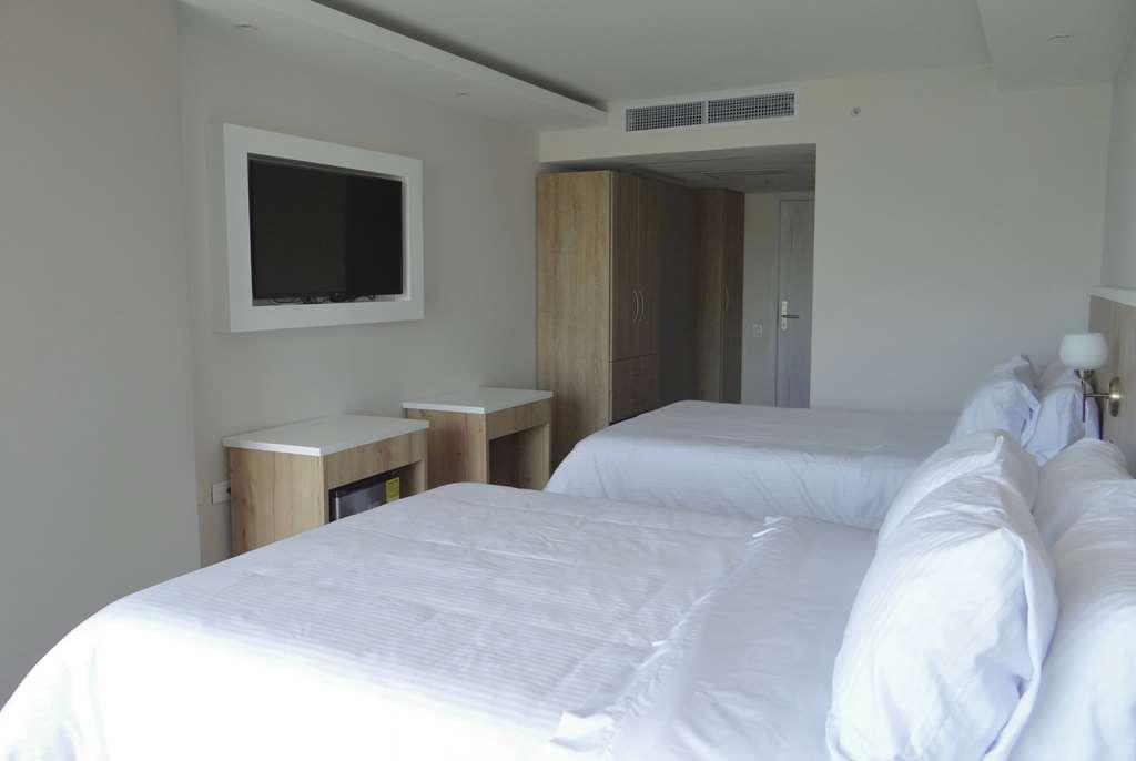 Hotel Wyndham Garden Cartagena  Zimmer foto
